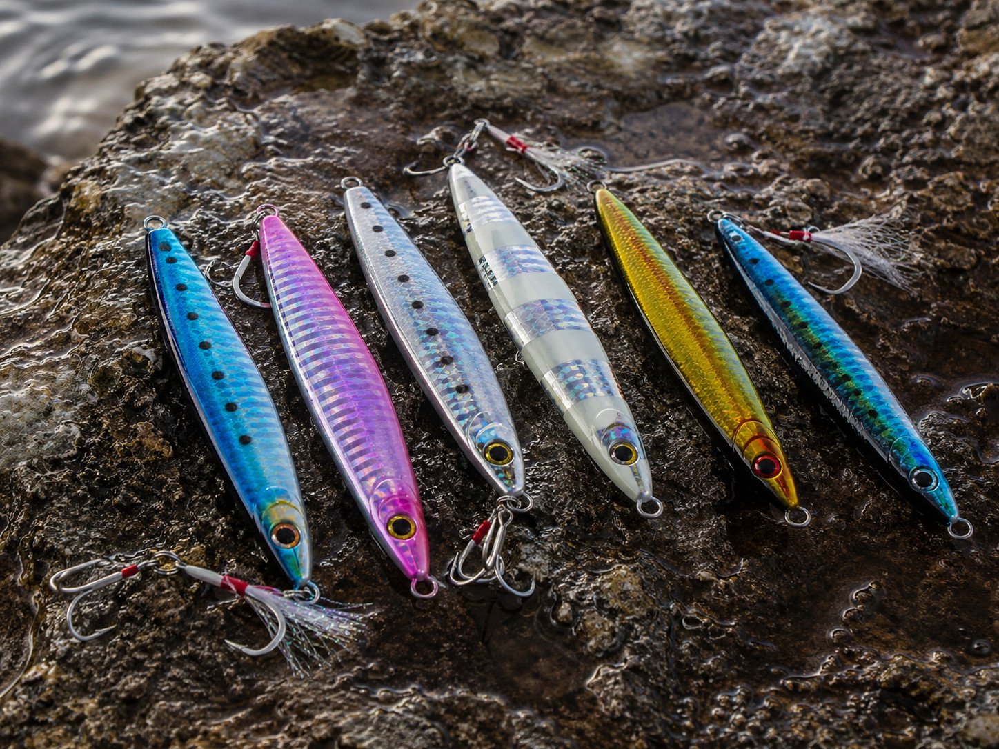 Casting jigs for shore fishing and predator fishing